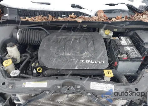 2013 Chrysler Town & Country Touring-L z USA, uszkodzony, nr VIN 2C4RC1CG6DR539151